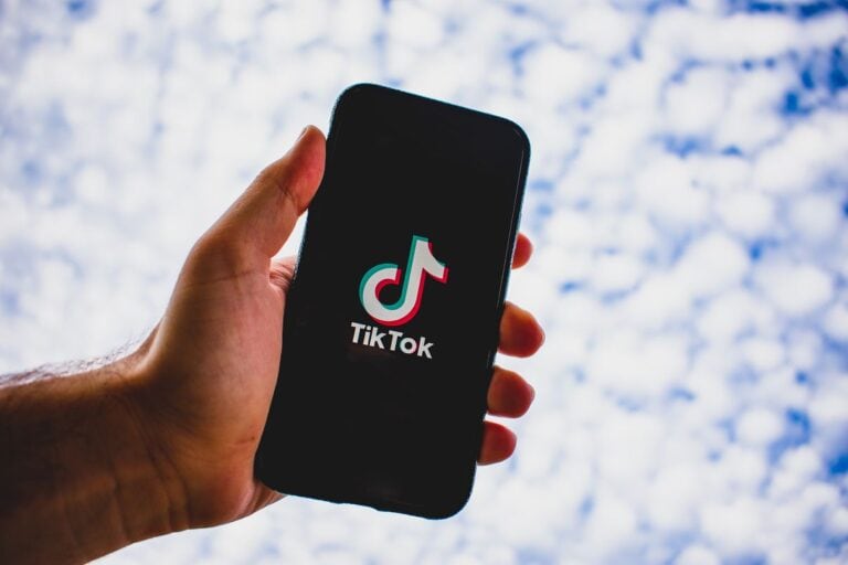 Article nouvelles fonctionnalités TikTok Ads - agence growth hacking upto1